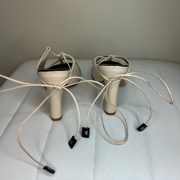 CHANEL Mary Jane Spectator Pumps with Logo Ankle Ties - Size 37 1/2 - Picture 3 of 7